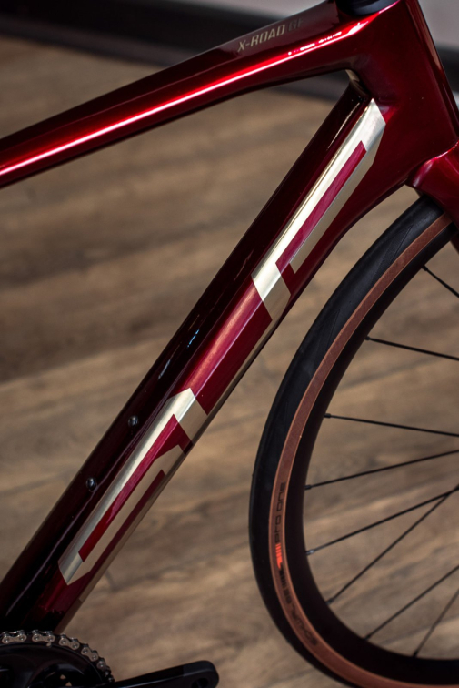 Туристические велосипеды Superior X-Road Team Elite 700C 2024 Gloss Dark Red Артикул 801.2022.28005, 801.2022.28004