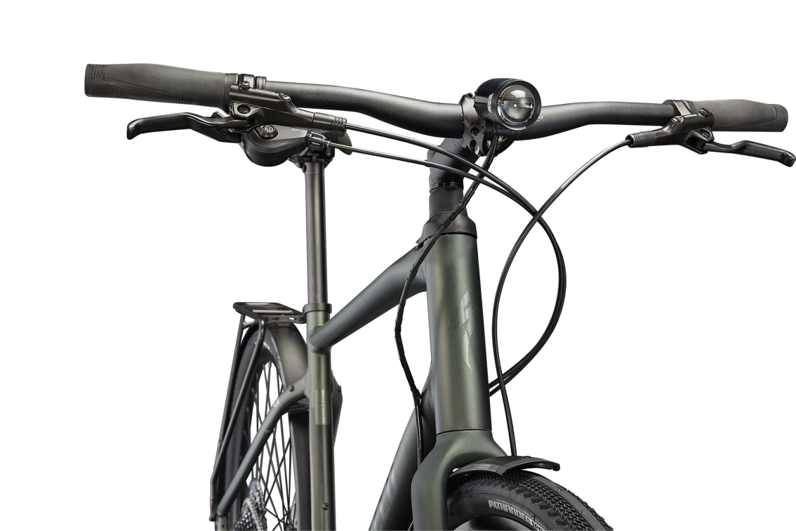 Городские велосипеды Specialized Sirrus X 4.0 EQ 2022 Satin Oak Green Metallic / Black Reflective Артикул 92421-5300, 92421-5304, 92421-5302, 92421-5301, 92421-5306, 92421-5303, 92421-5305