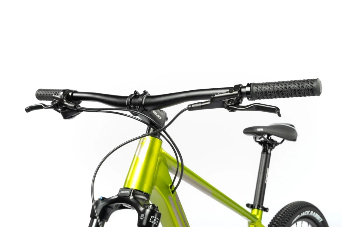 Купить Superior XC 879 2025 Matte Lime Metallic/Chrome Silver  Артикул 801.2025.29474, 801.2025.29470