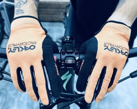 Велоперчатки Велоперчатки женские LF Oakley All Mountain Mtb Glove Soft Orange Артикул FOS800022-73K-M, FOS800022-73K-L