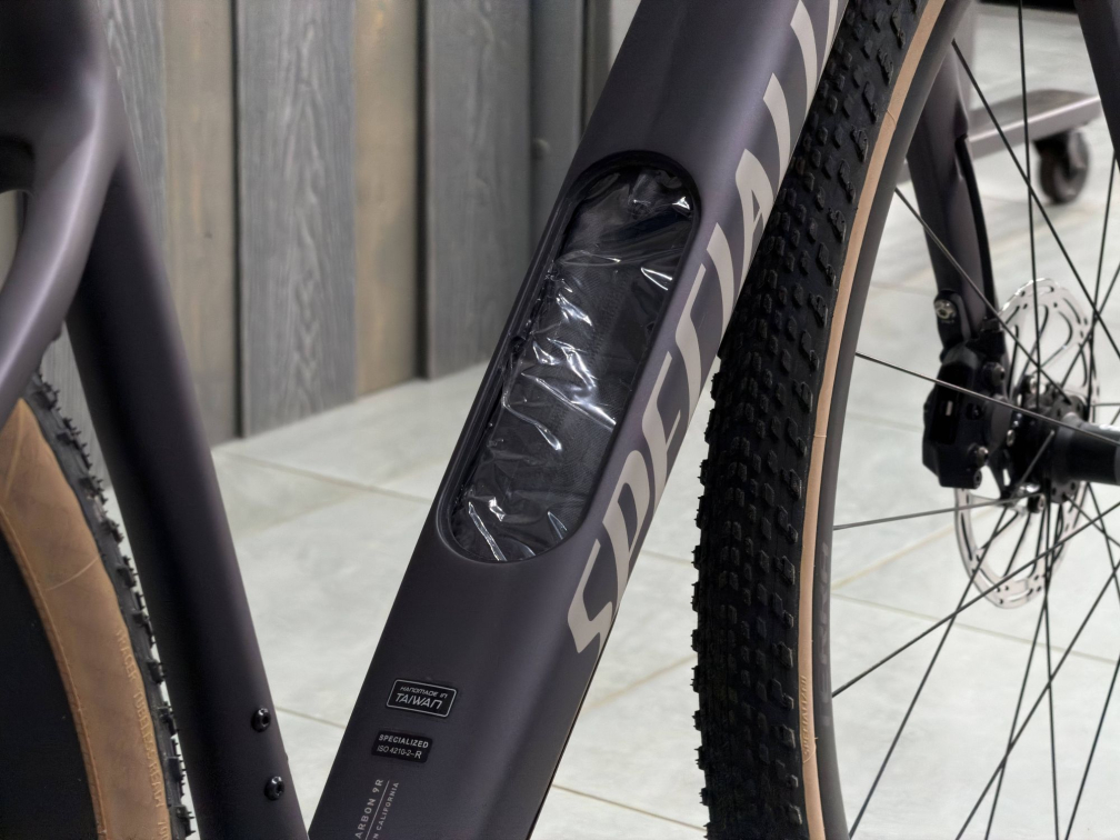 Гравийные велосипеды, комфорт плюс Specialized Diverge 4 Expert 2026 SRAM Rival XPLR Nebula Metallic/ Sandstone Metallic Артикул 95426-3249, 95426-3256, 95426-3254, 95426-3258, 95426-3252, 95426-3261