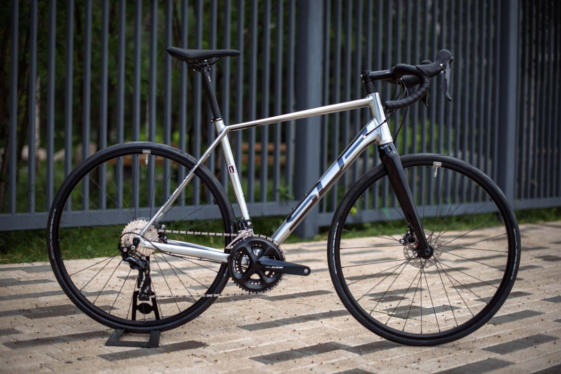 Туристические велосипеды Superior X-Road Issue Disc 700C 2024 Chrome/Black Артикул 801.2023.28048, 801.2023.28002, 801.2023.28001